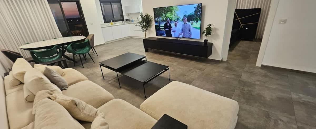 Stunning And Spacious In Kiryat Ata Qiryat Ata Exterior foto